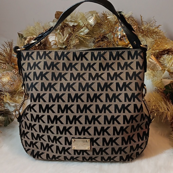 Michael Kors Big Valley Shoulder Bag - Picture 1 of 10